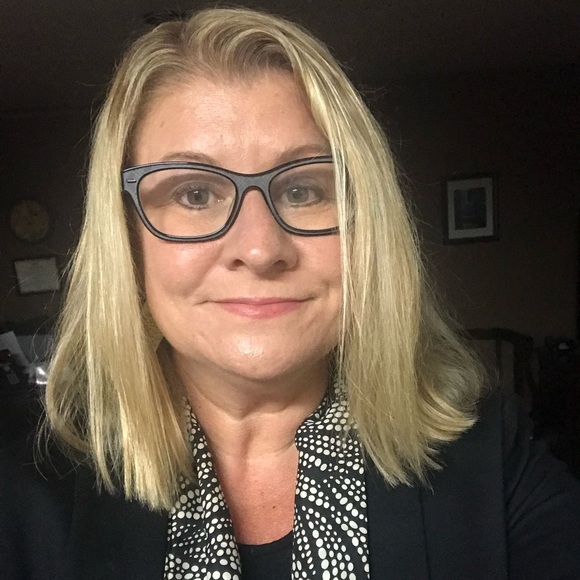 🥔Meet your Posher, Jen V!🍟POSH AMBASSADOR 🥔🍠 - Picture 4 of 7